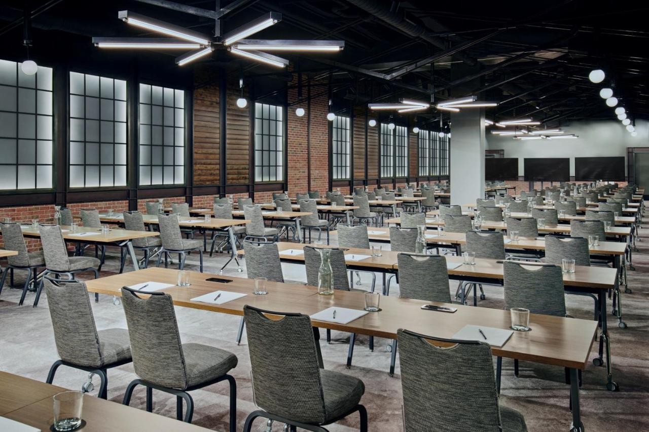 Hotel Moxy Downtown Angeles 4*