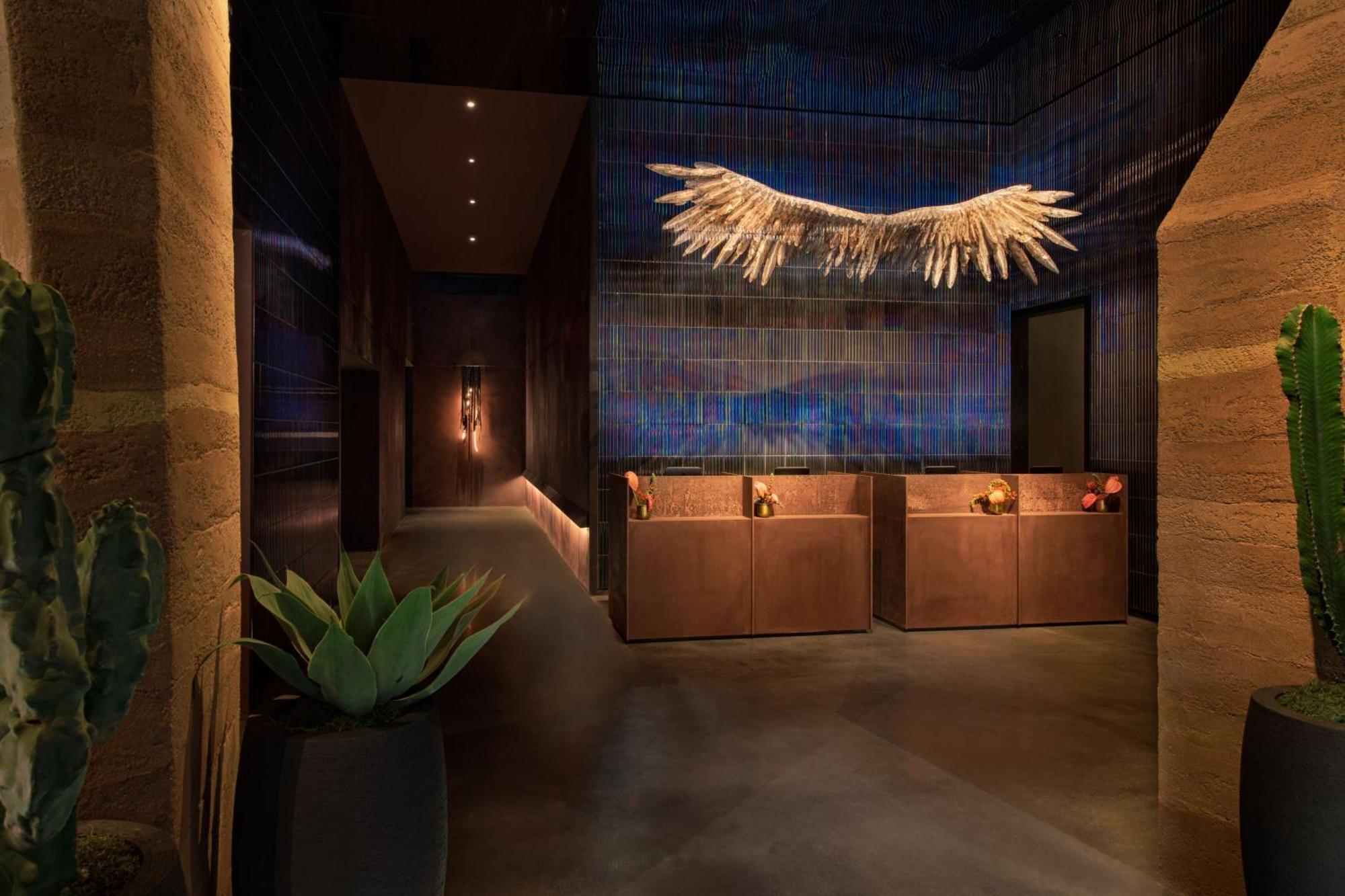 Moxy Downtown Angeles Hotel 4*
