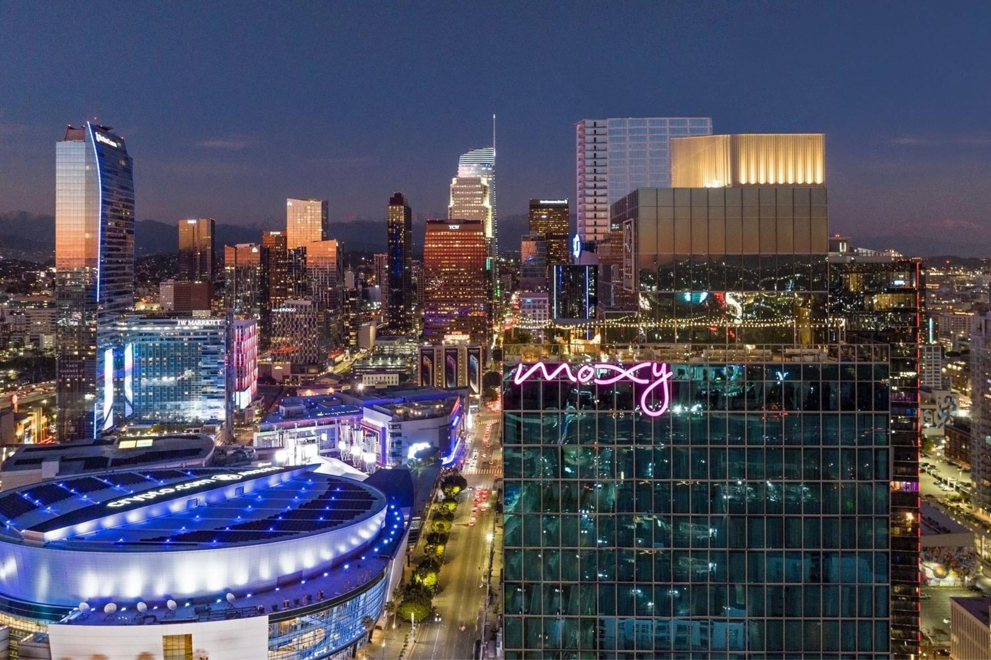 Moxy Downtown Angeles Hotel 4*