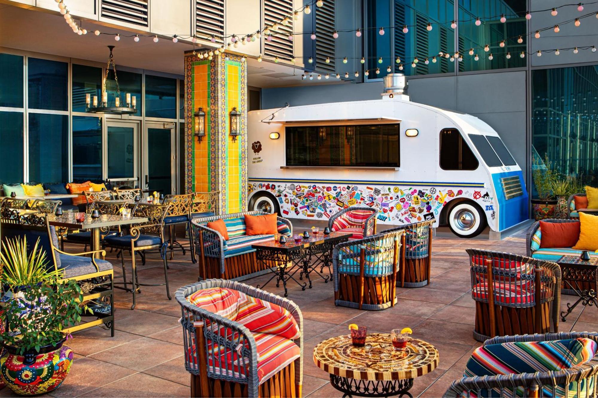 Hotel Moxy Downtown Angeles 4*