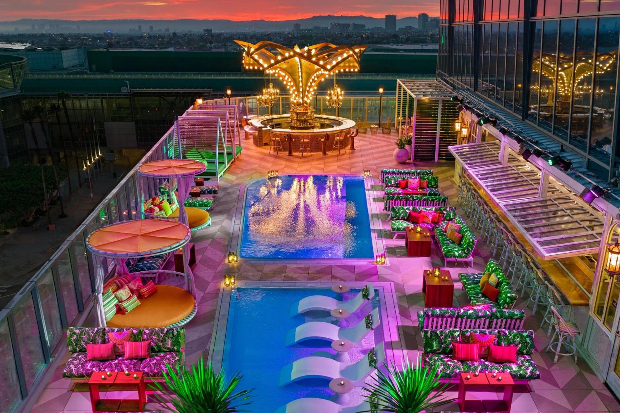 Moxy Downtown Angeles Hotel Los Angeles
