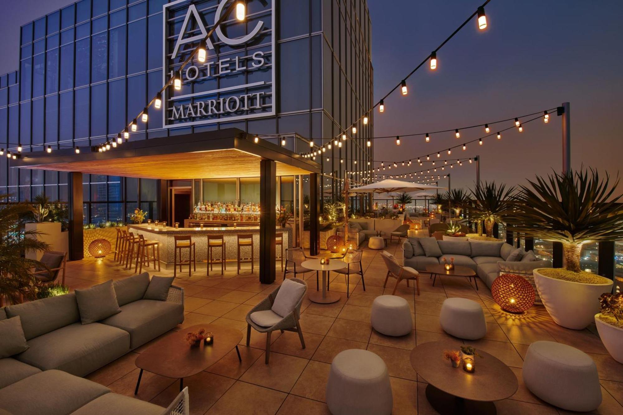 Moxy Downtown Angeles Hotel