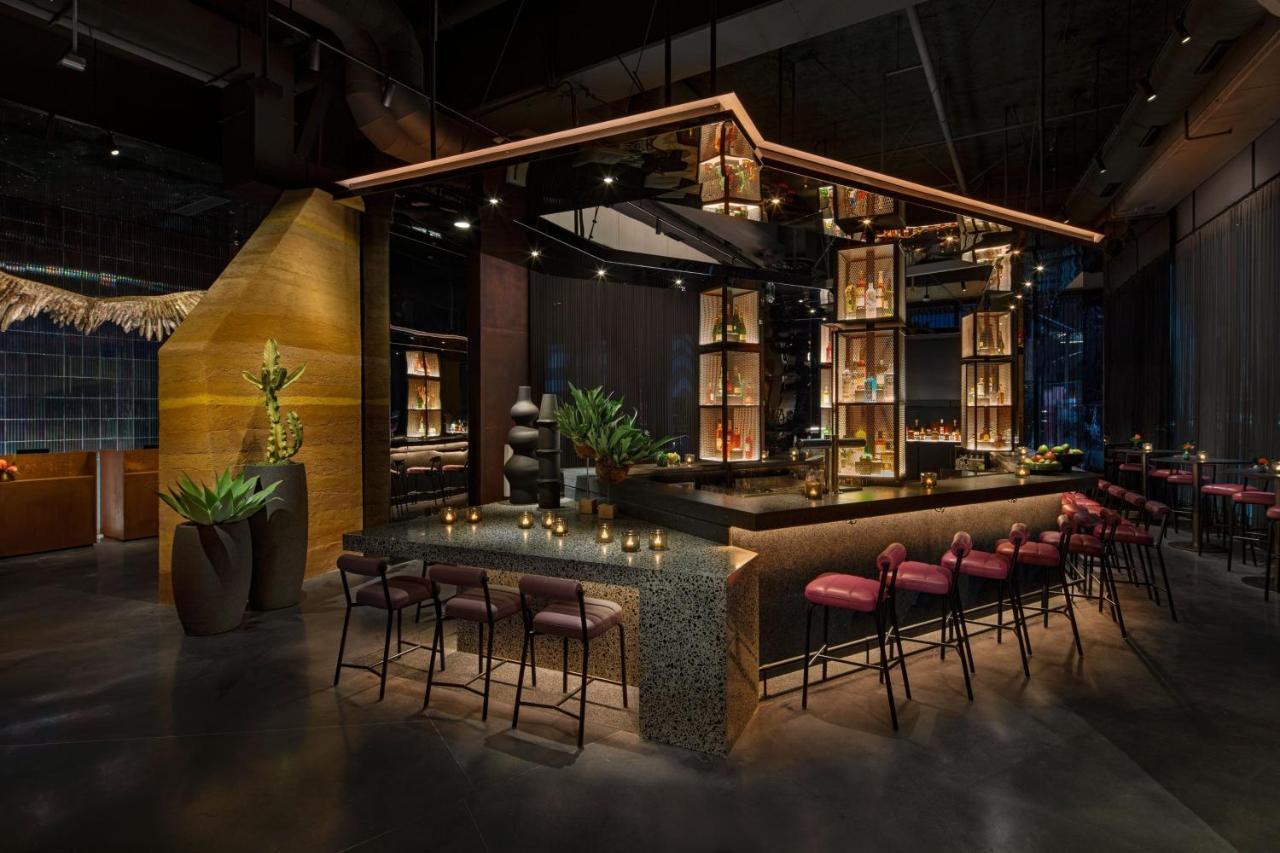 Moxy Downtown Hotel Los Angeles
