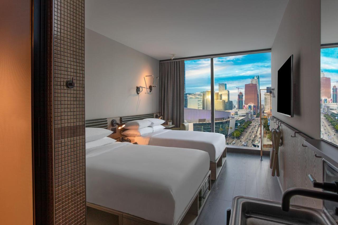 Moxy Downtown Angeles